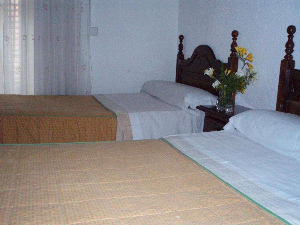 Hostal Castilla Мадрид Номер фото